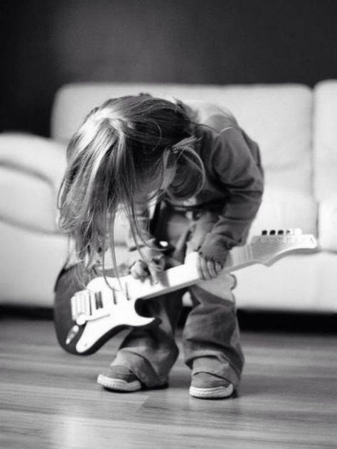 Boy with guitar Little  Young  Cute  Long hair  Electric  Short  Mini Papa Roach, Foto Transfer, Rock Baby, Joan Jett, Kid Rock, I'm With The Band, Foto Art, Jim Morrison, Ozzy Osbourne