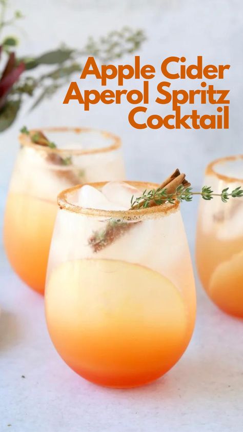 Apple Recipes For Fall, Aperol Spritz Recipe, Apple Cider Cocktail, Spritz Recipe, Spritz Cocktail, Fall Cocktails Recipes, Cider Cocktails, Thanksgiving Drinks, Fall Cocktail