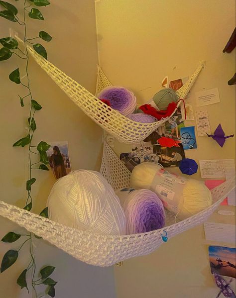 Hammock Storage Ideas, Crochet Teddy Hammock, Crochet Storage Hammock, Crochet Stuffed Animal Hammock, Crochet Organizer Storage Ideas, Crochet Yarn Hammock, Crochet Corner Hammock, Yarn Organization Ideas, Crotchet Ideas Projects Simple