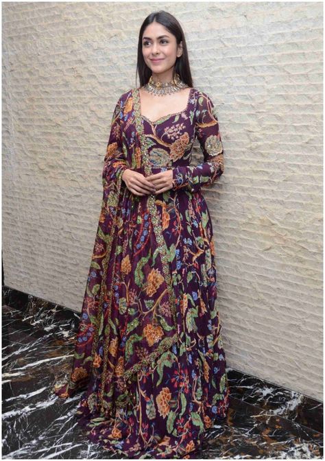 Purple Anarkali, Sita Ramam, Mahima Mahajan, Mrunal Thakur, Saree Wearing Styles, Saree Wearing, Long Gown Design, Anarkali Dress Pattern, Floral Work