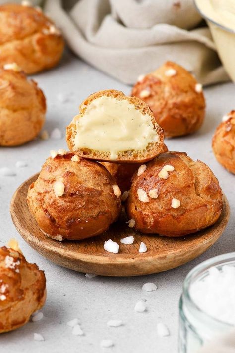 Madeleines Packaging, Bakery In France, Cruller Donuts, Choux Cream, Paris Bakery, Choux Buns, Bakery Aesthetic, Sugar Puffs, Bakery Sweets