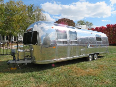 Georgetown Kentucky, Airstream Land Yacht, Airstream For Sale, Land Yacht, Airstream Trailers For Sale, Airstream Trailers, Full Time Rv, For Sale By Owner, Open Road