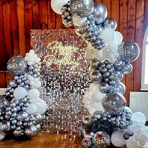 Chic Disco Party Decor, Silver Disco Backdrop, Disco Ball Balloon Backdrop, Disco Theme Balloons, Silver Sequin Backdrop With Balloons, Silver Backdrop With Balloons, Sparkly Birthday Decorations, Disco Balloon Backdrop, Disco Party Set Up