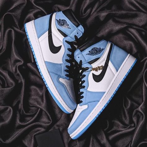 Nike Air Jordan 1 Retro High “University Blue” Jordan 1s Aesthetic, Air Jordan Blue, Jordan 1 Blue, Sneaker Website, Replica Sneakers, Shoes Wallpaper, Blue Jordans, Nike Air Jordan 1 Retro, Jordan Retro 1