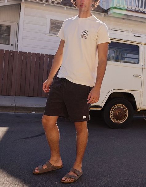 Excellent item only that the size L looks like the M 80s 90s Mens Fashion, Mens Skateboard Fashion, Men Fashion Casual Outfits Summer, Men’s Graphic Tee, Short Jeans Outfit Men, Men’s Shorts, Guy Fashion Aesthetic, Surfer Guy Style, Mens Fashion Beach