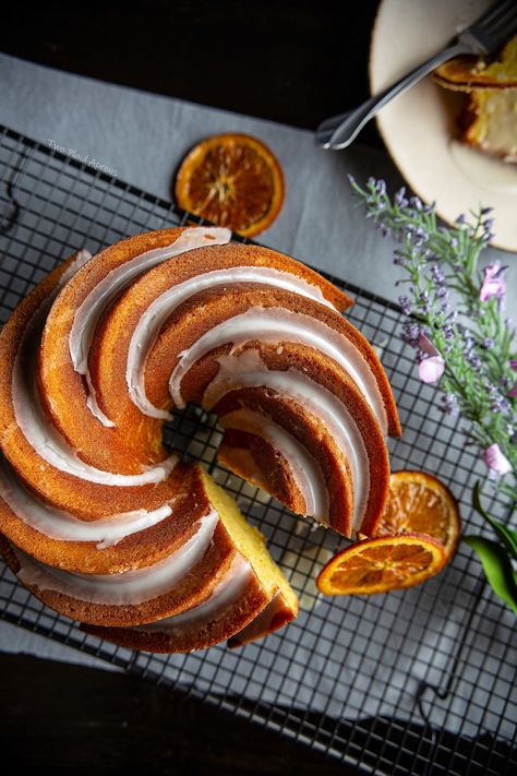 Orange Olive Oil Bundt Cake with Candied Orange Orange Olive Oil Cake Recipe, Orange Recipes Easy, Olive Cake, Oil Cake Recipe, Candied Oranges, Orange Olive Oil Cake, Orange Recipe, Orange Olive Oil, Olive Oil Cake Recipe