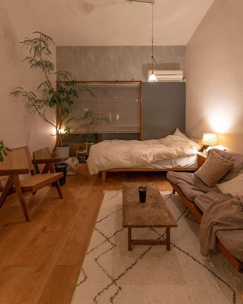 Room Inspiration Minimalist, Studio Apartment Living, Cosy Room, Dream Apartment Decor, Living Bedroom, Minimalist Room, Apartment Decor Inspiration, Dream Room Inspiration, Room Makeover Bedroom