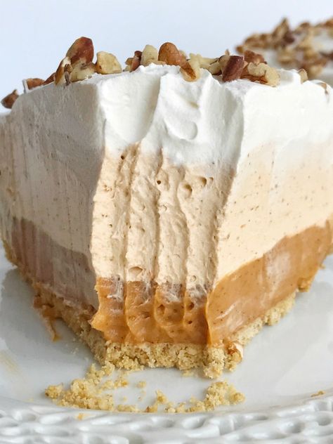 {no bake} Triple Layer Pumpkin Spice Pudding Pie - Together as Family Pumpkin Spice Pudding, Baking Recipes Pie, No Bake Pumpkin, No Bake Pumpkin Cheesecake, Pumpkin Pie Cheesecake, No Bake Pumpkin Pie, Pumpkin Pudding, Pudding Pie, Pudding Pies