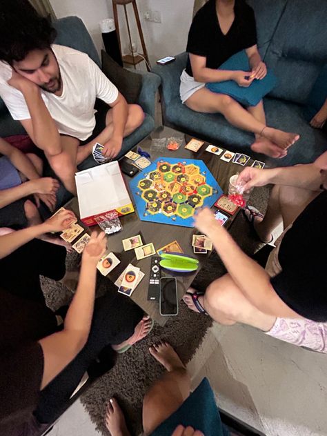 People Playing Cards Aesthetic, Family Board Games Aesthetic, Family Game Night Aesthetic, Playing Board Games Aesthetic, People Playing Board Games, Boardgame Aesthetic, Games For Family Gatherings, Group Board Games, Vision Board Video