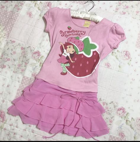 Cute Kawaii Outfits, Coquette Clothes, Hat Aesthetic, Pop Pop Shirts, J Fashion, Kawaii Clothes, 2000s Fashion, Girls Wear, Art Clothes