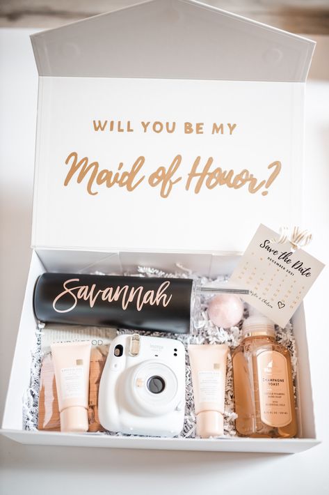 Made Of Honor Proposal Ideas Bridesmaid Boxes, Well You Be My Bridesmaid Ideas, Ask Made Of Honor Ideas, Will You Be Maid Of Honor, Bridesmaid To Bride Gift, Maid Of Honor Gift Basket, Cute Will You Be My Bridesmaid Ideas, Brides Made Boxes Be My Bridesmaid, Will You Be My Maid Of Honor Ideas Bridesmaid Boxes