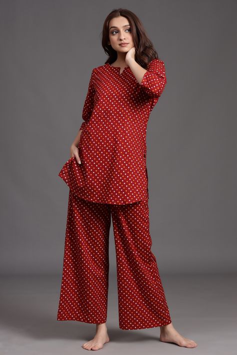 Combine style and comfort with lightweight cotton nightsuits for summers crafted with good quality fabrics and soothing colours. #casualoutfits #summerdresses #cottonfabrics #nightwear #sleepwear #bridesmaidgifts #womenloungewear #cottonnightsuits #nightsuitsforgirls #nightsuitsets #peplumtops #athomestyles Stylish Frocks, Night Suit For Women, Cotton Night Dress, Floral Frocks, Casual Wear Dress, Kurta Designs Women, Night Dress For Women, Simple Pakistani Dresses, Beautiful Dress Designs