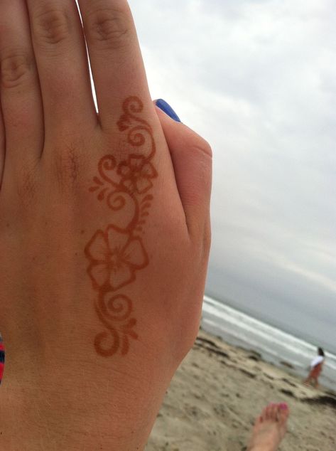 Henna Foot, Mendhi Tattoo, Cool Henna, Small Henna Tattoos, Small Henna Designs, Cute Henna Designs, Cute Henna Tattoos, Henna Style Tattoos, Small Henna