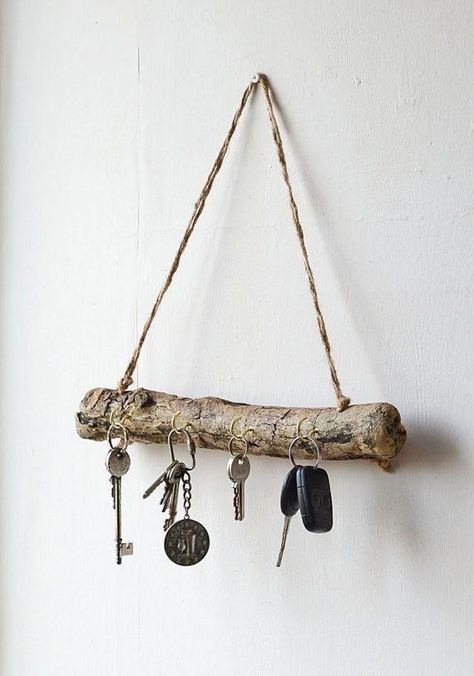 فن النسيج, Driftwood Jewelry, Driftwood Decor, Key Holders, Wood Hangers, Key Rack, Key Hanger, Décor Diy, Diy Home Crafts