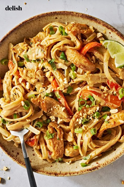 The creamy peanut sauce is EVERYTHING. Chicken Fettuccine Recipe, Chicken With Noodles, Fall Chicken Recipes, Lime Chicken, Sweet Chili Sauce, Peanut Sauce, Noodle Recipes, Asian Dishes, Rice Dishes