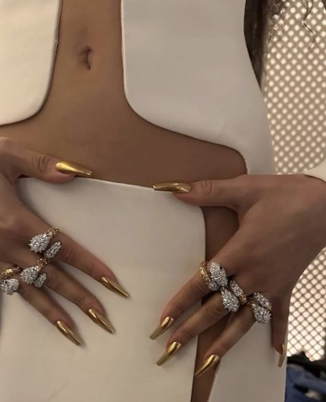 Maximalist Jewelry, Dope Jewelry Accessories, Zendaya Outfits, Stephane Rolland, Zendaya Coleman, Dope Jewelry, Nova York, Jewelry Lookbook, Gold Nails