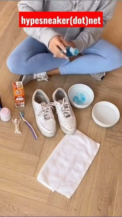 How to clean white sneaker-Hype Sneaker Clean Sneakers White, Clean Tennis Shoes, How To Wash Sneakers, White Mesh Sneakers, How To Clean White Sneakers, Clean White Sneakers, White Shoe Cleaner, Clean White Leather, How To Clean White Shoes