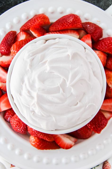 With this 3 Ingredient Strawberry Fluff Marshmallow Fruit Dip you are just 3 ingredients and 5 minutes away from the most delicious fruit dip you've ever had. Fruit Fluff Dip, Strawberry Fruit Dip, Classic Spinach Dip Recipe, Marshmallow Fruit Dip, Fluff Marshmallow, Strawberry Fruit Dips, Fruit Fluff, Classic Spinach Dip, Fluff Dip