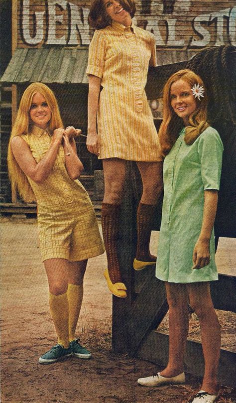 A Look in 'TEEN Magazine - March 1969 - Flashbak 1960s Culture, Period Outfits, Vintage Outfits 60s, Late 60s Fashion, 1969 Fashion, Colleen Corby, Fashion 60s, 60s 70s Fashion, Fashion Hippie