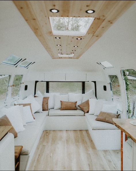 11 Wow-Worthy Airstream Remodels | RV Inspiration Airstream Bedroom, Rv Skirting, Boat Renovation, Diy Wood Countertops, Rv Winterizing, Farmer Tractor, Airstream Living, Countertop Makeover, Dining Booth