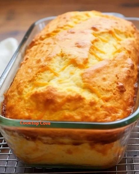 Nothing's better than Red Lobster's cheddar biscuits..but in bread form! Total game changer Red Lobster Cheese Bread, Biscuit Loaf Bread, Pizza Quick Bread, Cheddar Bay Bread Loaf, Bisquick Cheese Bread, Easy Cheddar Bay Biscuits, Decadent Cheddar Quick Bread, Cheddar Bay Biscuit Bread, Bread That Goes With Chili