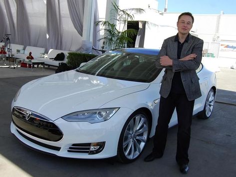 Elon Musk Car, Elon Mask, Tesla Solar Roof, Elon Reeve Musk, Tesla Spacex, Innovation Ideas, Tire Pictures, Power Ideas, Car Delivery