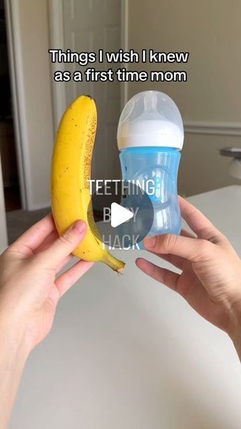 Teething Hacks For Infants, Breast Milk Popsicles For Teething, Teething Symptoms Baby, Natural Teething Remedies Baby, Baby Teething Hacks, Baby Hacks New Moms, Baby Ideas Diy, Teething Baby Remedies, Teething Hacks