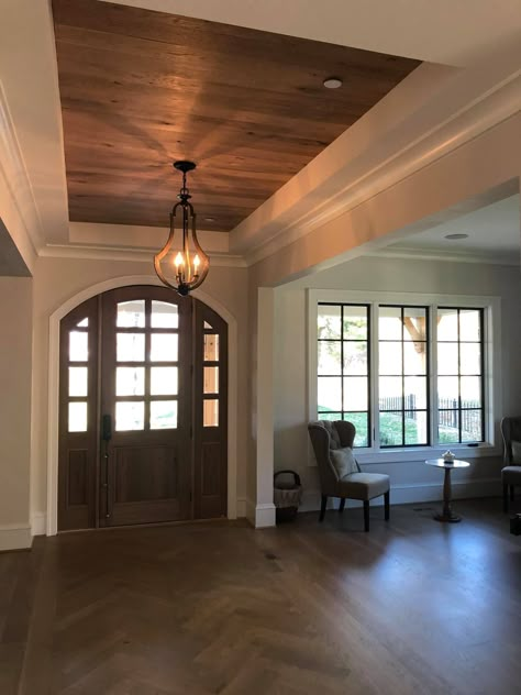 Wood Ceiling Pattern Ideas, Entryway Wood Ceiling, Entryway With Wood Ceiling, Entry Tray Ceiling, Pine Wood Celling Design, Foyer With Wood Ceiling, Wood Inlay Ceiling, Wood Ceiling Living Room Modern, Large Room Ceiling Ideas