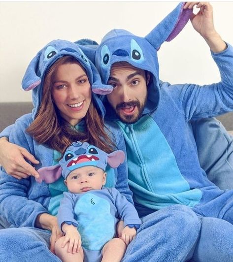 Matching Couple Clothes, Family Christmas Onesies, Onesie Outfits, Couple Outfits Matching, ليلو وستيتش, Couple Clothes, Animal Onesie, Matching Family Christmas Pajamas, Cute Babies Photography