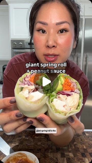 Kat Chao on Instagram: "🍃GIANT SPRING ROLL with SAUCE🍃

why do some call it a spring roll and others a summer roll? I never understood that 😂 but regardless, this is such a quick easy meal that’s filling and perfect for those fridge clean outs ✨ 

inside my giant spring roll ⬇️:
4 rice papers, lettuce, Korean carrot salad, red onion, chicken

easy peasy peanut sauce ⬇️:
2 tbsp peanut butter
2 tbsp hoisin sauce 
2 tbsp water
Optional: 1 tbsp sriracha 

Korean Carrot Salad ⬇️:
10 large carrots, shredded 
4 tbsp garlic, minced
1/4 cup olive oil
1/2 cup white vinegar 
1 tbsp salt
1 tbsp sugar
2 tbsp ground coriander 
1/4 cup Korean chili powder (gochugaru)
1 tbsp white pepper

#springroll #giantspringrolls #summerrolls #asianfood #peanutsauce #mealideas #viralfood #healthyfood #lowcarb" Summer Rolls With Chicken, Ground Turkey Spring Rolls, How To Roll Spring Rolls Step By Step, Korean Spring Rolls Rice Paper, Easy Rice Paper Rolls, Rice Wraps Spring Rolls, Asian Spring Rolls Recipes, Spring Roll Filling Ideas, Peanut Sauce For Spring Rolls