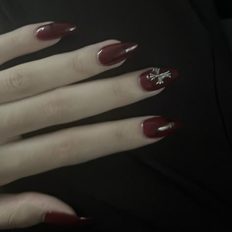 Cute Dark Red Nail Designs, Short Gothic Acrylic Nails, Short Dark Nails Designs, Dark Red Nail Inspo Design, Cute Nails Dark, Goth Nails Ideas, Fall Nude Nails, Autumn Manicure, Dark Red Nails