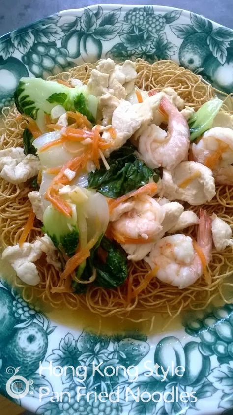 Crispy Fried Noodles, Big Family Dinner Ideas, Take Out Recipes, Hibachi Fried Rice, Chinese Shrimp, Singapore Recipes, Kong Recipes, Fried Noodles Recipe, Pan Fried Noodles