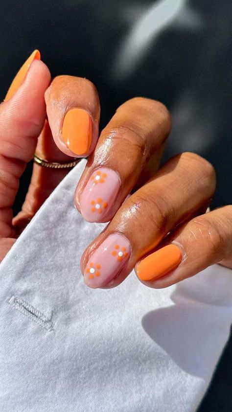 Orange Nail Ideas, Bright Summer Nails Designs, Orange Nail Art, Orange Nail Designs, Orange Nail, Summer Toe Nails, Minimal Nails, Summery Nails, Cute Gel Nails