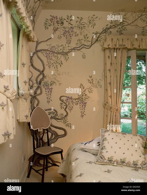 Chair In Corner, Decoration On Wall, Wisteria Wall, Spring Home Decor Ideas, Bedroom Inspiration Cozy, Painting Corner, Wall Murals Diy, Tree Mural, Ceiling Murals