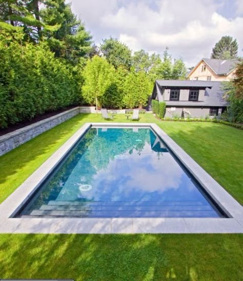 What is a grass-surround pool? #grass Rectangular Swimming Pools, Moderne Pools, Simple Pool, Rectangle Pool, Swimming Pool Construction, Pool Inspiration, Small Swimming Pools, Swimming Pool Ideas, Rectangular Pool