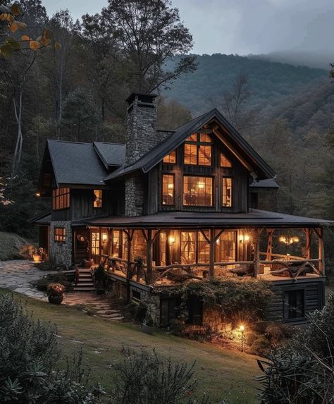 Rustic Cabin Exterior, Mountain Dream Homes, Mountain Home Exterior, Barn Style House Plans, Cabin Exterior, Beautiful Home Designs, Log Cabin Homes, Timber House, House Cabin