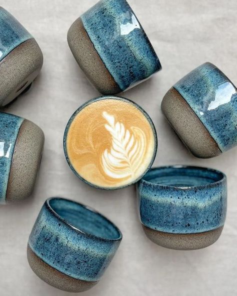 Espresso Cups Ceramic, Ceramics Mugs, Ceramic Cafe, Ceramics Pottery Mugs, Painted Ceramic Plates, Coffee Ceramic, Pottery Painting Designs, Blue Coffee, Cappuccino Cups