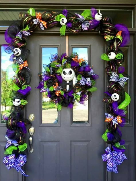 The Nightmare  before  Christmas  Front door  decoration Nightmare Before Christmas Tree, Nightmare Before Christmas Decorations, Casa Halloween, Halloween Decor Diy, Homemade Halloween Decorations, Nightmare Before Christmas Halloween, Adornos Halloween, Diy Halloween Decor, Christmas Front Doors