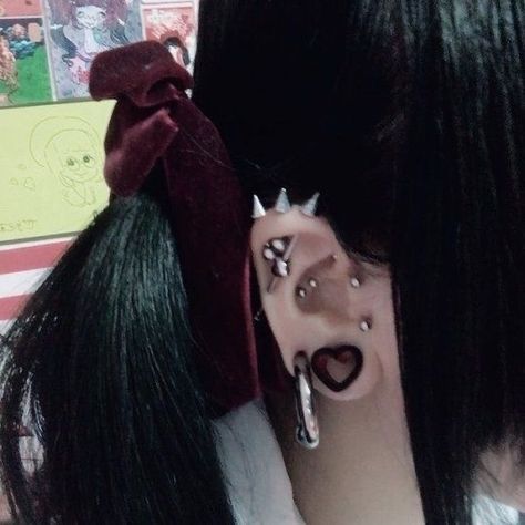 Dr Tattoo, Gijinka Pokemon, Double Ear Piercings, Cool Ear Piercings, Pretty Ear Piercings, Cool Piercings, Cute Piercings, Stretched Ears, Goth Aesthetic