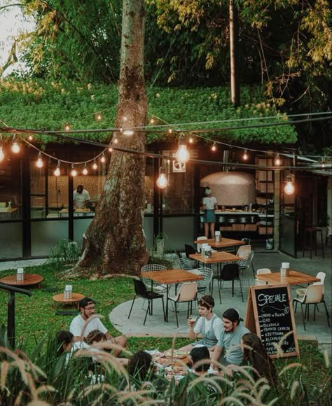 Garden Coffee Shop Design Outdoor, Coffee Shop Outdoor Seating, Garden Cafe Outdoor Coffee Shop, Garden Cafe Design Outdoor Coffee Shop, Restaurant Outdoor Seating Ideas, Outdoor Cafe Aesthetic, Open Cafe Outdoor Design, Outdoor Cafe Seating, Outdoor Cafeteria