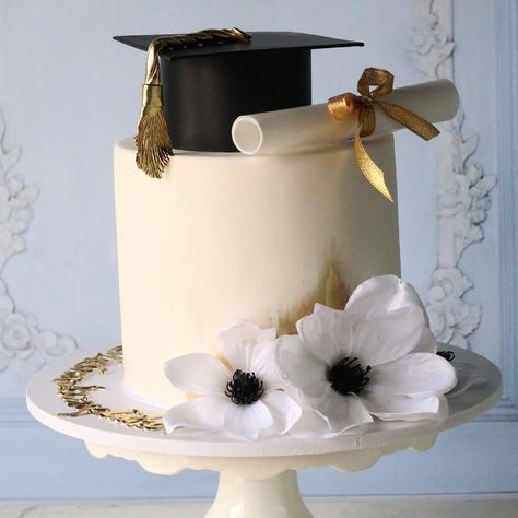 Simple Graduation Cakes, Graduation Sheet Cakes, Graduation Cap Cake, Graduation Cake Designs, Cap And Diploma, Graduation Party Cake, The Best Cakes, Baked Dessert, Candy Birthday