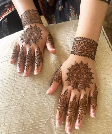 henna henna designs henna tattoo henna tattoos henna design henna tattoo designs hennas henna hand henna tattoo design Mehndi Designs Latest Mehndi Designs, Mehndi Designs Latest, Henna Tattoo Design, Simple Mehendi, Front Mehndi Design, Simple Mehendi Designs, Mehndi Designs Fingers, Henna Hand, Henna Tattoo Designs Hand