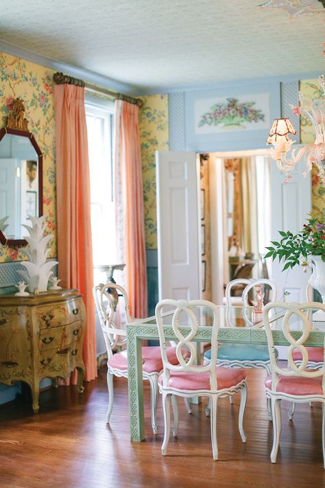 A Summer Party, Madcap Cottage Style - Flower Magazine Art History Major, High Point Furniture Market, Funky House, Orange Curtains, Blue And White Home, Interesting Interiors, Have A Wonderful Weekend, History Major, White Interior Design