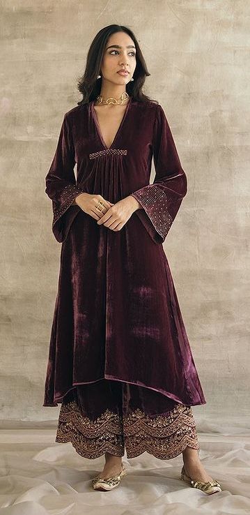 Velvet Dress Winter, Winter Dress Designing, Sureena Chowdhri, Velvet Pakistani Dress, V Neck Kurta, Dress Designing Ideas, Velvet Suit Design, Velvet Kurta, Velvet Embroidery