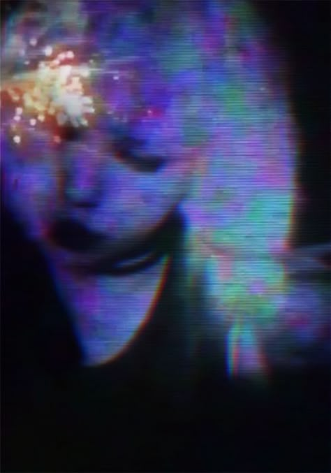 Alice Glass Aesthetic, Crystals Castles, Crystal Castles Aesthetic, Castles Aesthetic, English Celebrities, Alice Glass Crystal Castles, Princess Of Darkness, Allison Harvard, Horror Vhs