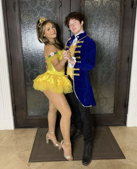 Alien Halloween Costume, Cute Couples Costumes, Halloween Costumes Diy Couples, Couples Halloween Costumes, Beauty And The Beast Costume, Unique Couple Halloween Costumes, Beast Costume, Couples Halloween Outfits, Cute Couple Halloween Costumes