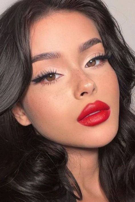 Red Lipstick Makeup Looks, Prom Makeup For Brown Eyes, Red Makeup Looks, Red Lips Makeup Look, Mekap Mata, Classy Makeup, Red Lipstick Makeup, Prom Eye Makeup, Prom Makeup Looks