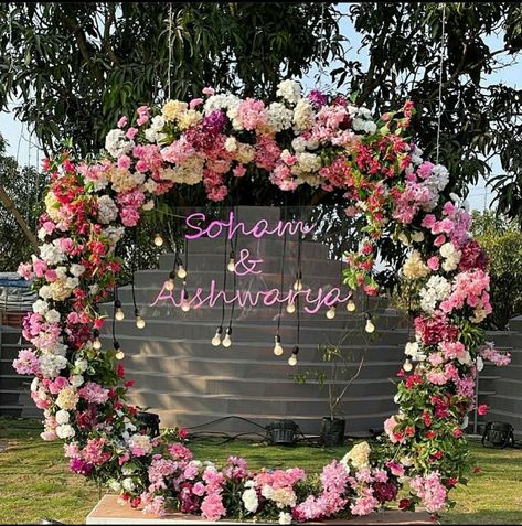 Photo Booth For Wedding Indian, Photo Booth For Wedding, Backdrop Setup, Selfie Point, Bridal Room Decor, Bridal Room, Wedding Anniversary Decorations, Stage Decoration, Wedding Indian