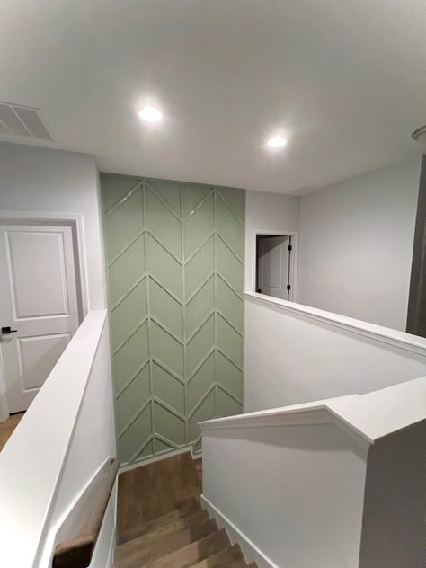 Stairwell Landing Wall Ideas, Stair Landing Tile Ideas, Accent Wall On Stair Landing, Stair Landing Wall Decor Ideas, Stair Landing Accent Wall Ideas, Staircase Side Wall Design, Stair Landing Wall Decor, Landing Wall Decor, Stair Well Wall Ideas