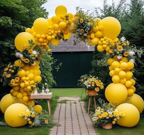 Double Layer Balloon, Sunflower Party Decor, Yellow Baby Shower Theme, Yellow Balloon Arch, Yellow Balloon Garland, Sunflower Birthday Parties, Baby Shower Balloon Arch, Balloons Galore, Sunflower Party